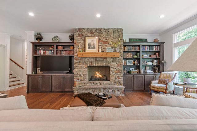 7855 Barnhill Rd, Primm Springs, TN 38476