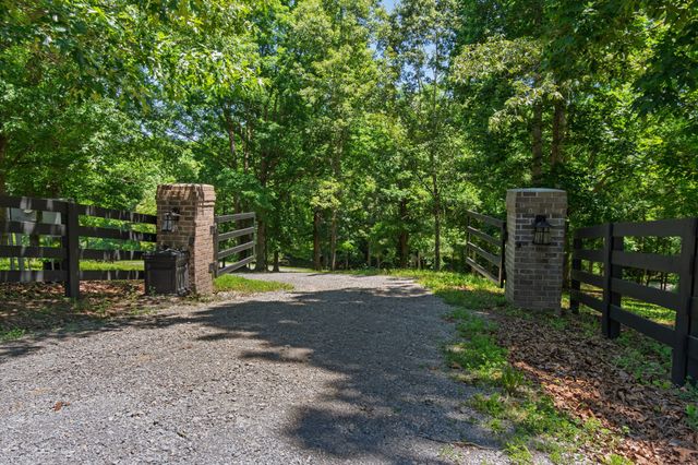 7855 Barnhill Rd, Primm Springs, TN 38476