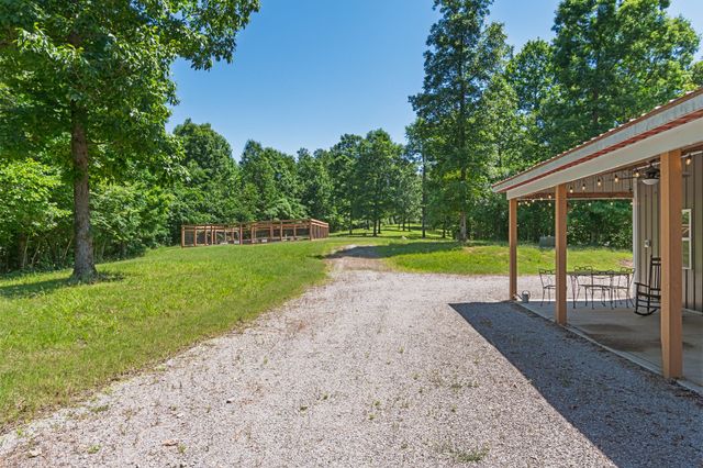 7855 Barnhill Rd, Primm Springs, TN 38476