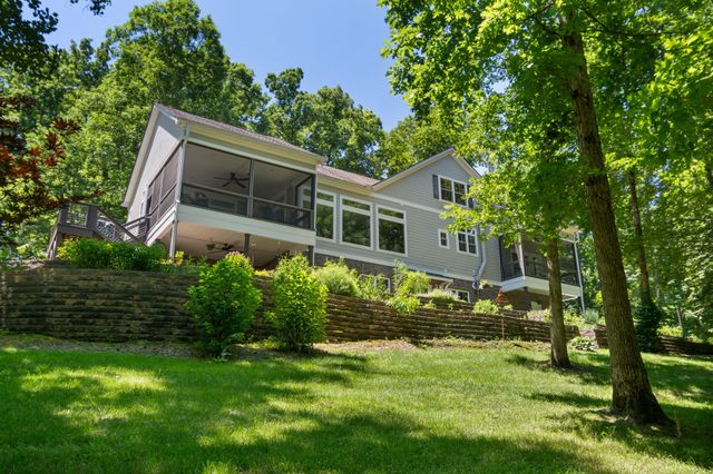 7855 Barnhill Rd, Primm Springs, TN 38476