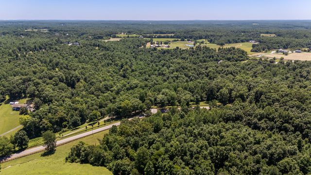 7855 Barnhill Rd, Primm Springs, TN 38476