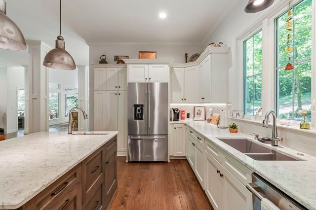 7855 Barnhill Rd, Primm Springs, TN 38476