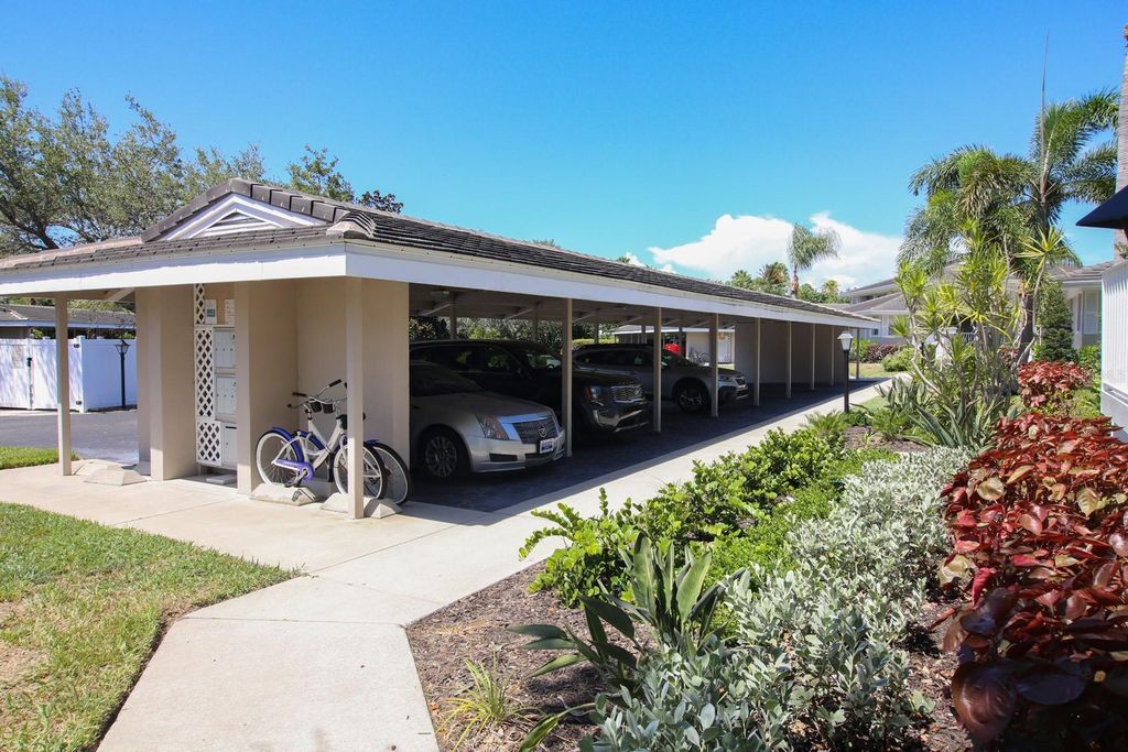 Image 12 of property listing at 633 ESTUARY DRIVE, Bradenton, FL 34209