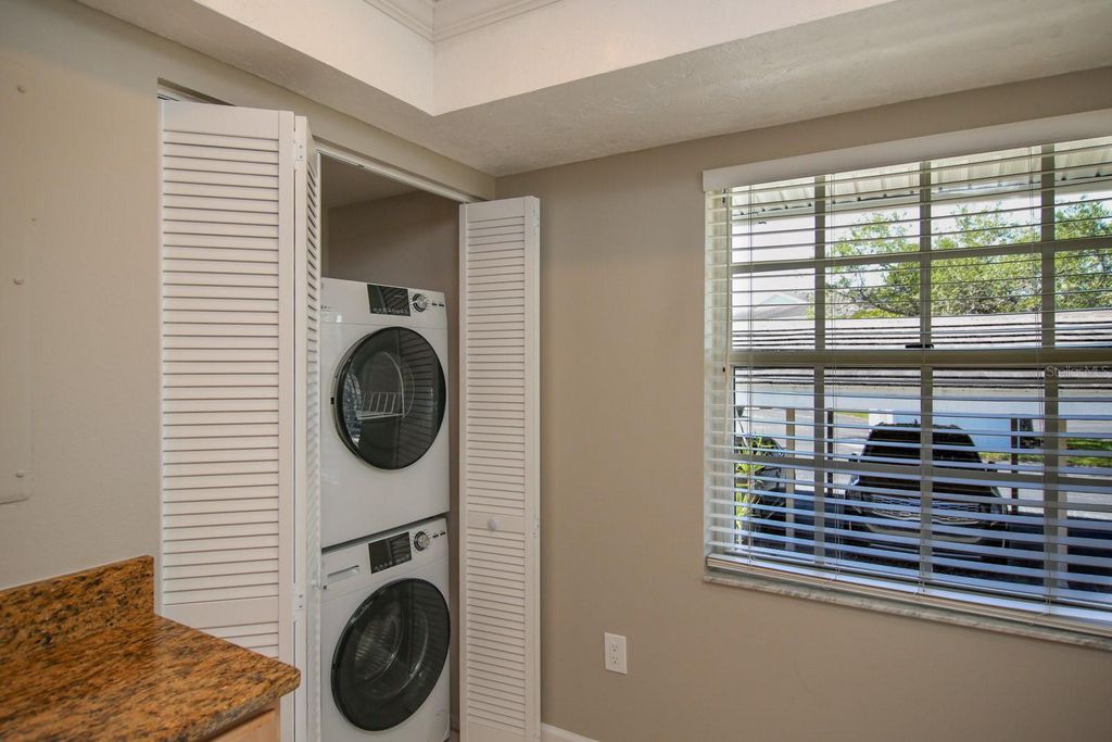 Image 14 of property listing at 633 ESTUARY DRIVE, Bradenton, FL 34209