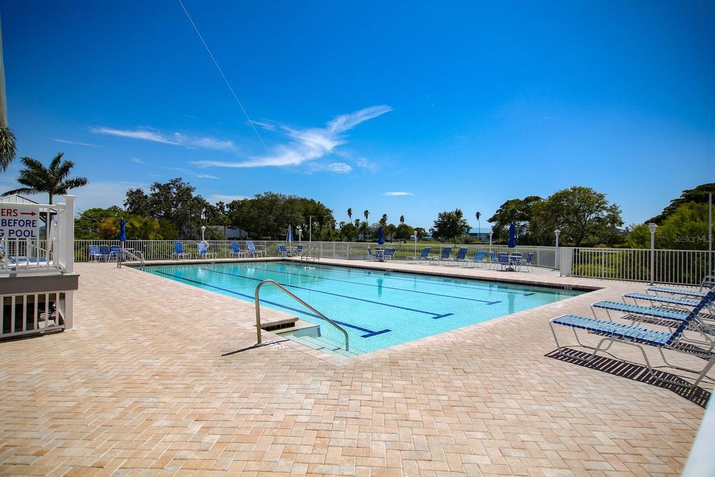 Image 21 of property listing at 633 ESTUARY DRIVE, Bradenton, FL 34209