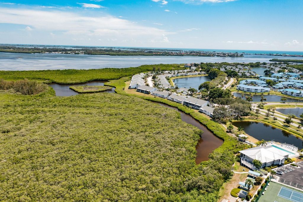 Image 23 of property listing at 633 ESTUARY DRIVE, Bradenton, FL 34209