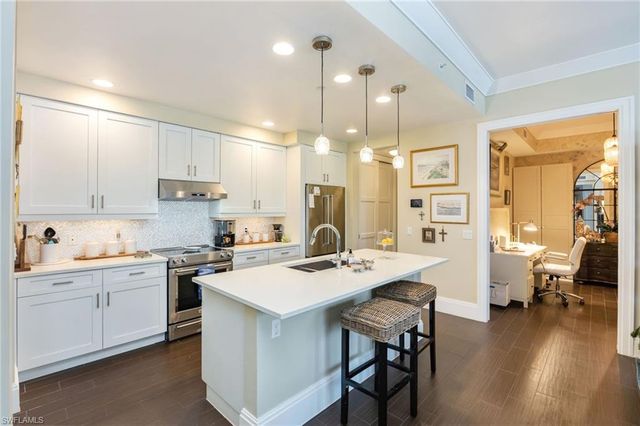 1030 3rd AVE S 214, Naples, FL 34102