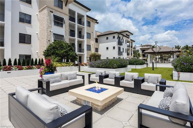 1030 3rd AVE S 214, Naples, FL 34102