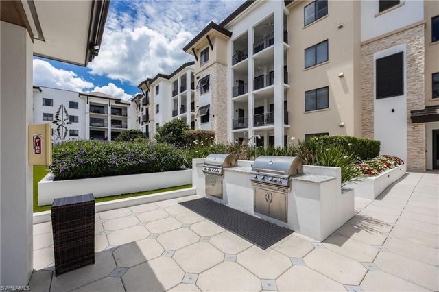 1030 3rd AVE S 214, Naples, FL 34102