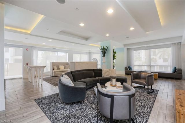 1030 3rd AVE S 214, Naples, FL 34102