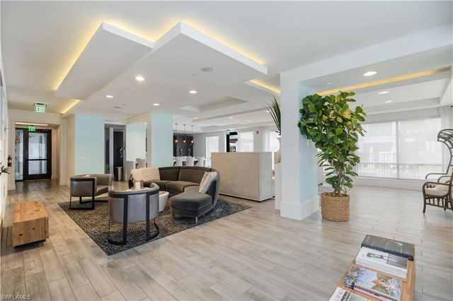 1030 3rd AVE S 214, Naples, FL 34102