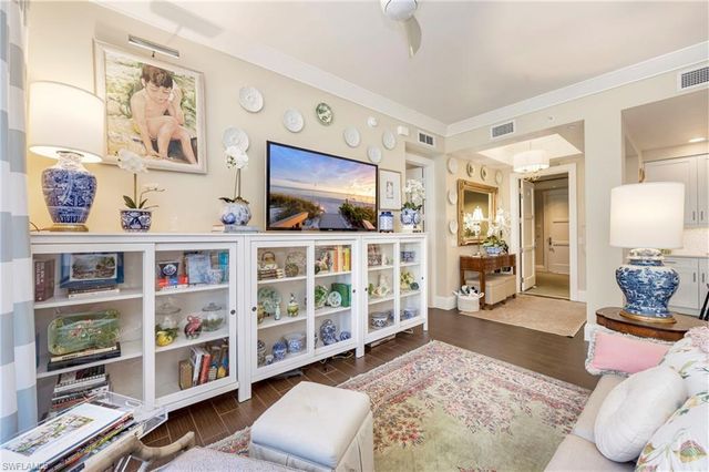 1030 3rd AVE S 214, Naples, FL 34102