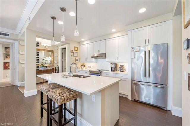 1030 3rd AVE S 214, Naples, FL 34102