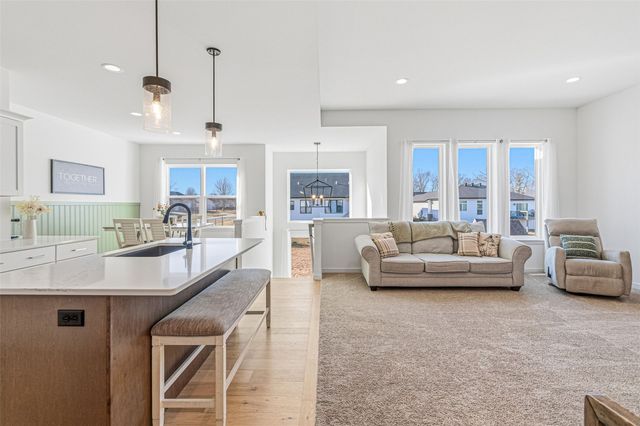 801 Old Mill Lane, Solon, IA 52333