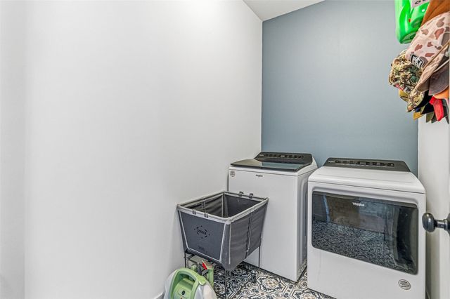 801 Old Mill Lane, Solon, IA 52333