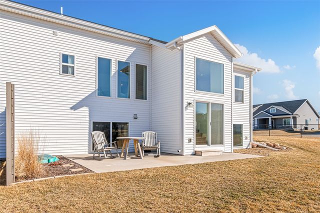 801 Old Mill Lane, Solon, IA 52333