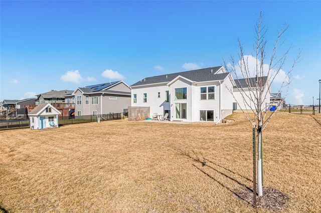 801 Old Mill Lane, Solon, IA 52333