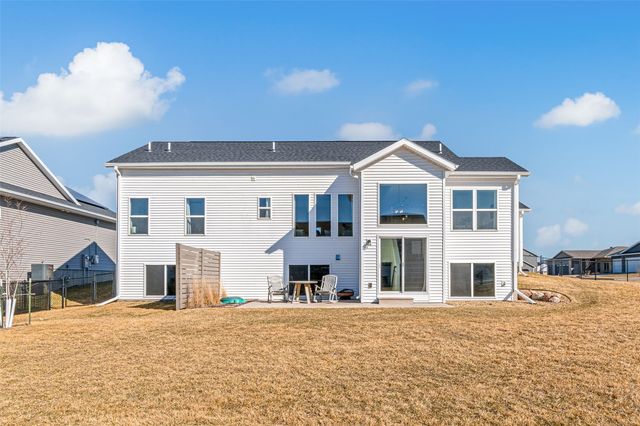 801 Old Mill Lane, Solon, IA 52333