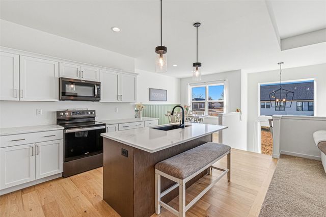 801 Old Mill Lane, Solon, IA 52333