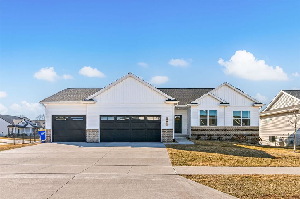 801 Old Mill Lane, Solon, IA 52333