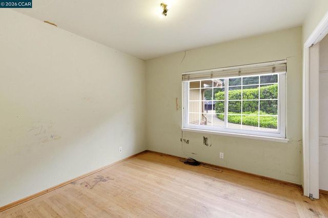 829 Reliez Station Rd, Lafayette, CA 94549