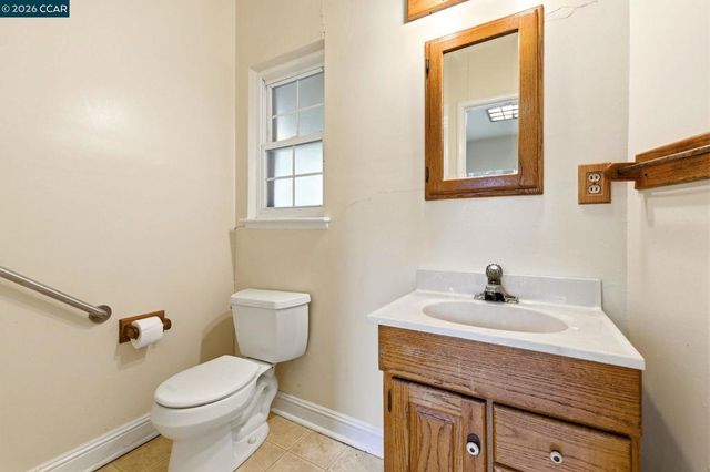 829 Reliez Station Rd, Lafayette, CA 94549