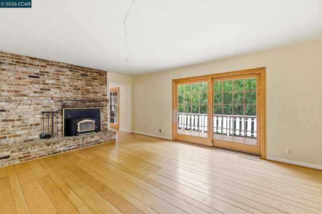 829 Reliez Station Rd, Lafayette, CA 94549