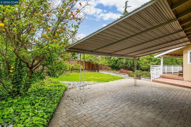 829 Reliez Station Rd, Lafayette, CA 94549