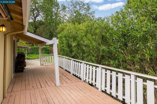 829 Reliez Station Rd, Lafayette, CA 94549