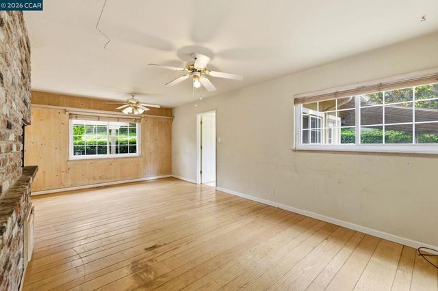 829 Reliez Station Rd, Lafayette, CA 94549