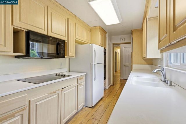 829 Reliez Station Rd, Lafayette, CA 94549