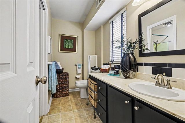 111 W Bannister Road 2, Kansas City, MO 64114