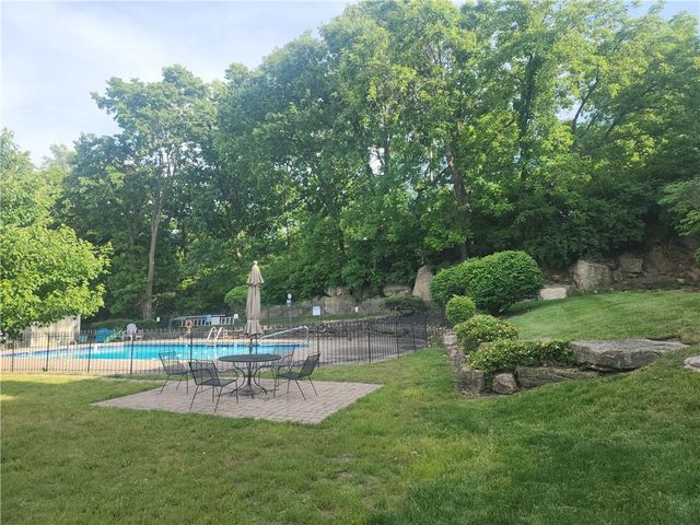 111 W Bannister Road 2, Kansas City, MO 64114
