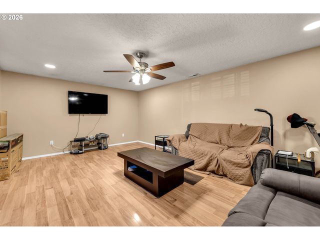204 Ne 148TH Ave, Vancouver, WA 98684