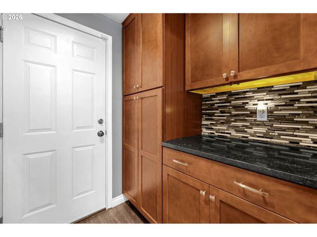 204 Ne 148TH Ave, Vancouver, WA 98684