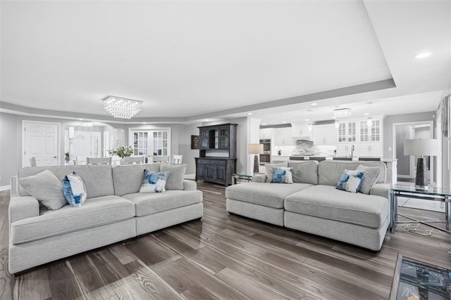 2339 Mcdevitt Rd, Franklin Park, PA 15143