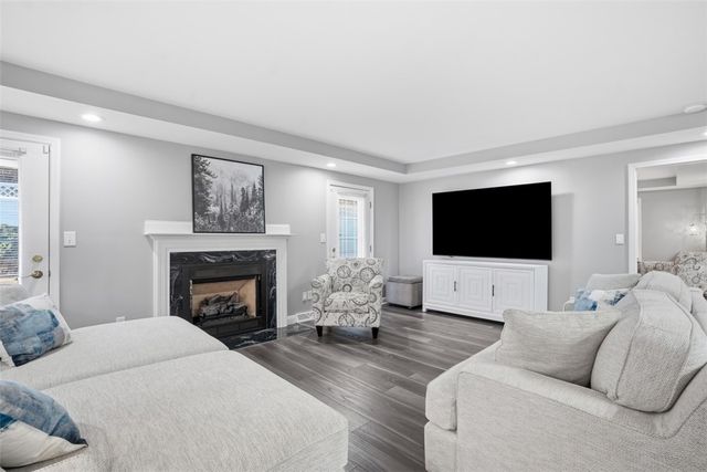 2339 Mcdevitt Rd, Franklin Park, PA 15143