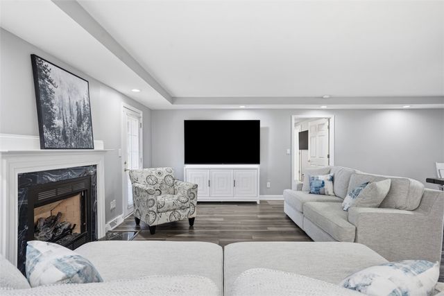 2339 Mcdevitt Rd, Franklin Park, PA 15143