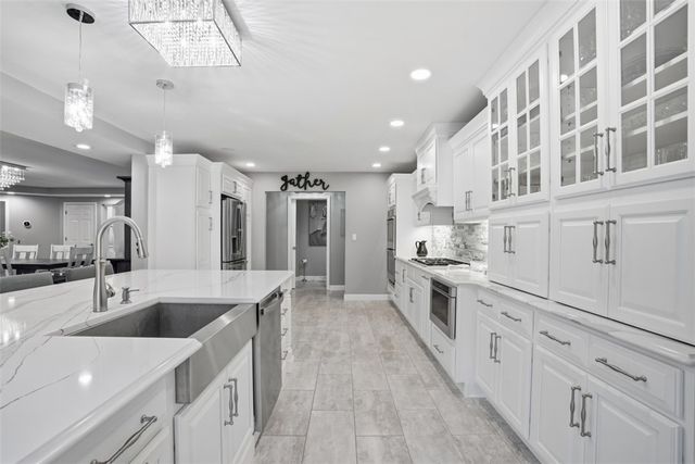 2339 Mcdevitt Rd, Franklin Park, PA 15143