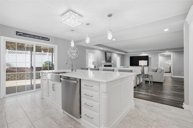 2339 Mcdevitt Rd, Franklin Park, PA 15143