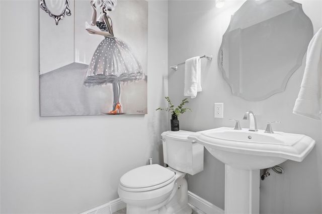 2339 Mcdevitt Rd, Franklin Park, PA 15143