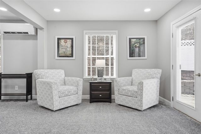 2339 Mcdevitt Rd, Franklin Park, PA 15143