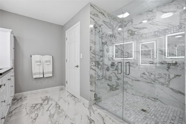 2339 Mcdevitt Rd, Franklin Park, PA 15143