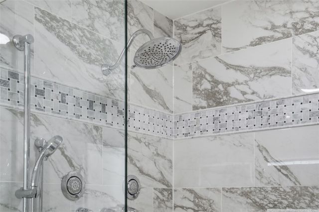 2339 Mcdevitt Rd, Franklin Park, PA 15143