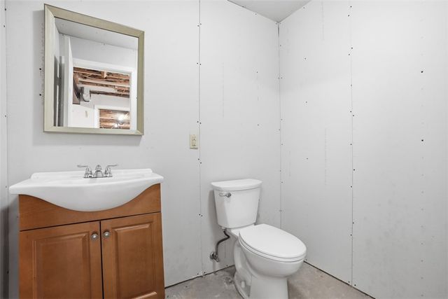 2339 Mcdevitt Rd, Franklin Park, PA 15143