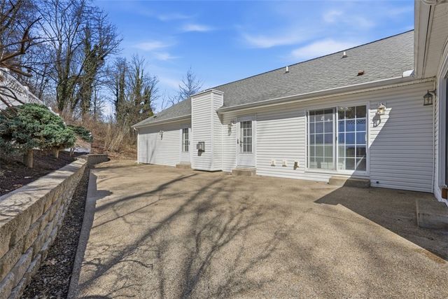 2339 Mcdevitt Rd, Franklin Park, PA 15143