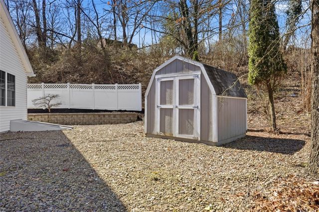 2339 Mcdevitt Rd, Franklin Park, PA 15143