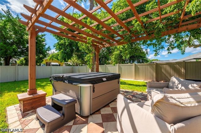 178 Westwood DR, Naples, FL 34110