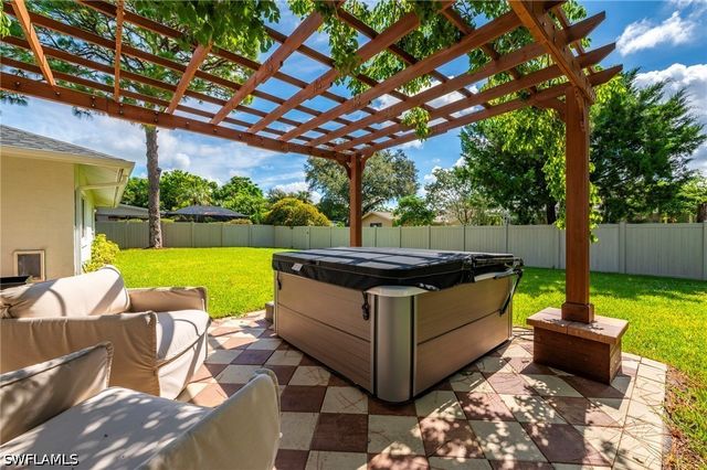 178 Westwood DR, Naples, FL 34110
