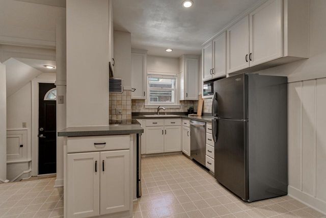 1712 N DREW STREET, Appleton, WI 54911